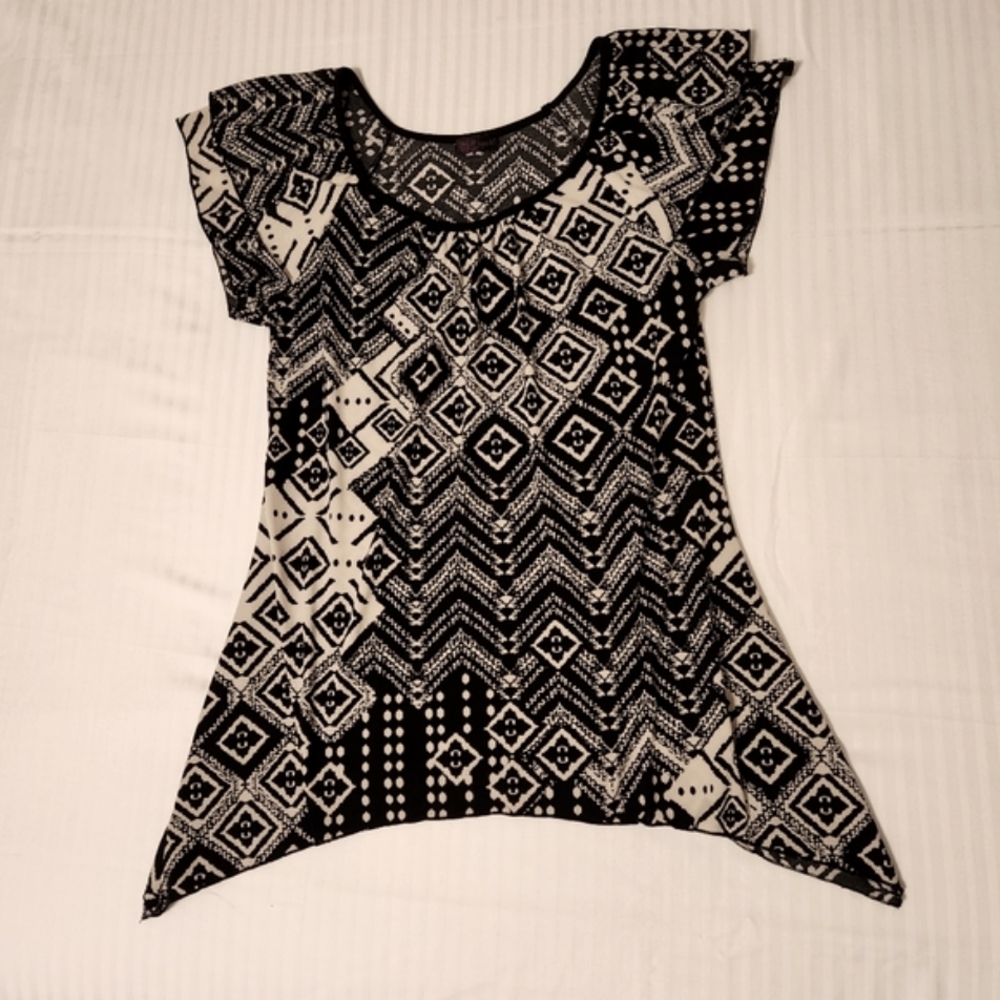 Black/Cream long top